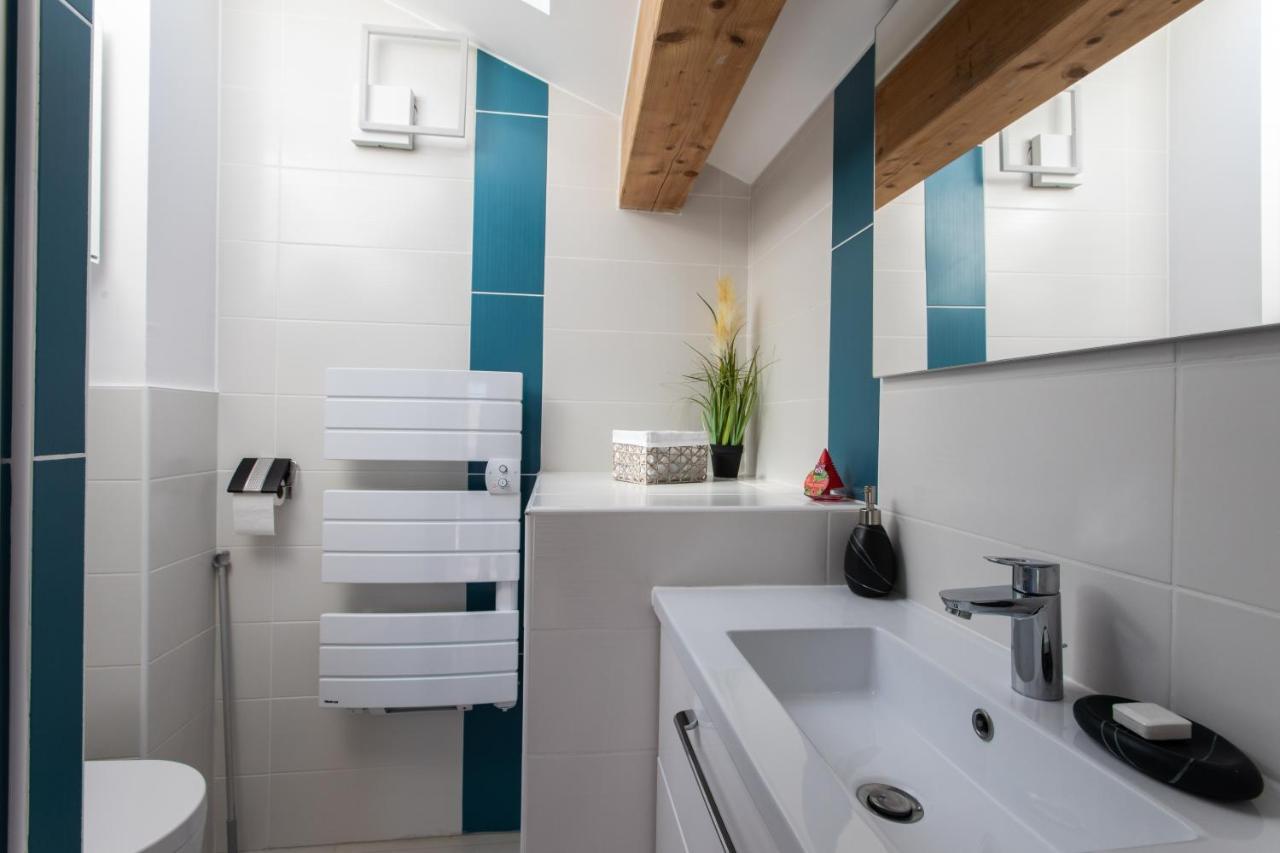 Le Coq Charmant Petit Studio En Centre Ville D'Embrun Exterior photo